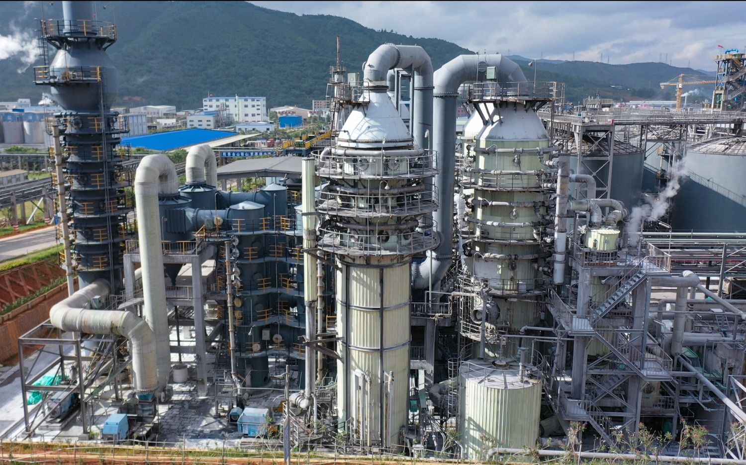 照片2:云天化磷化集团氟资源回收装置.jpg 照片2:云天化磷化集团氟资源回收装置.jpg