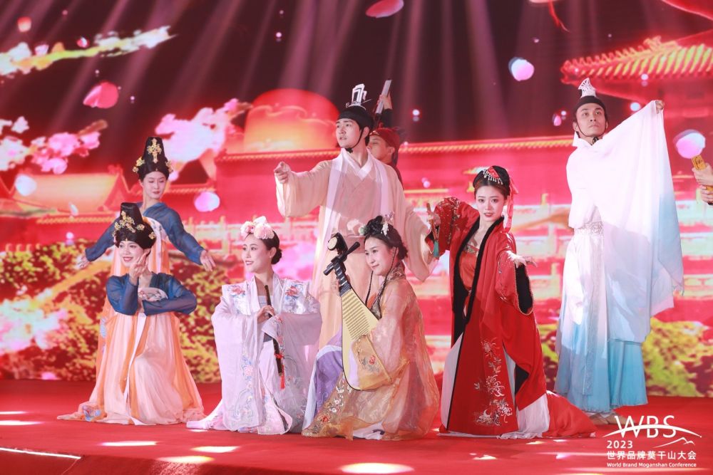 44411084706.jpg 44411084706.jpg