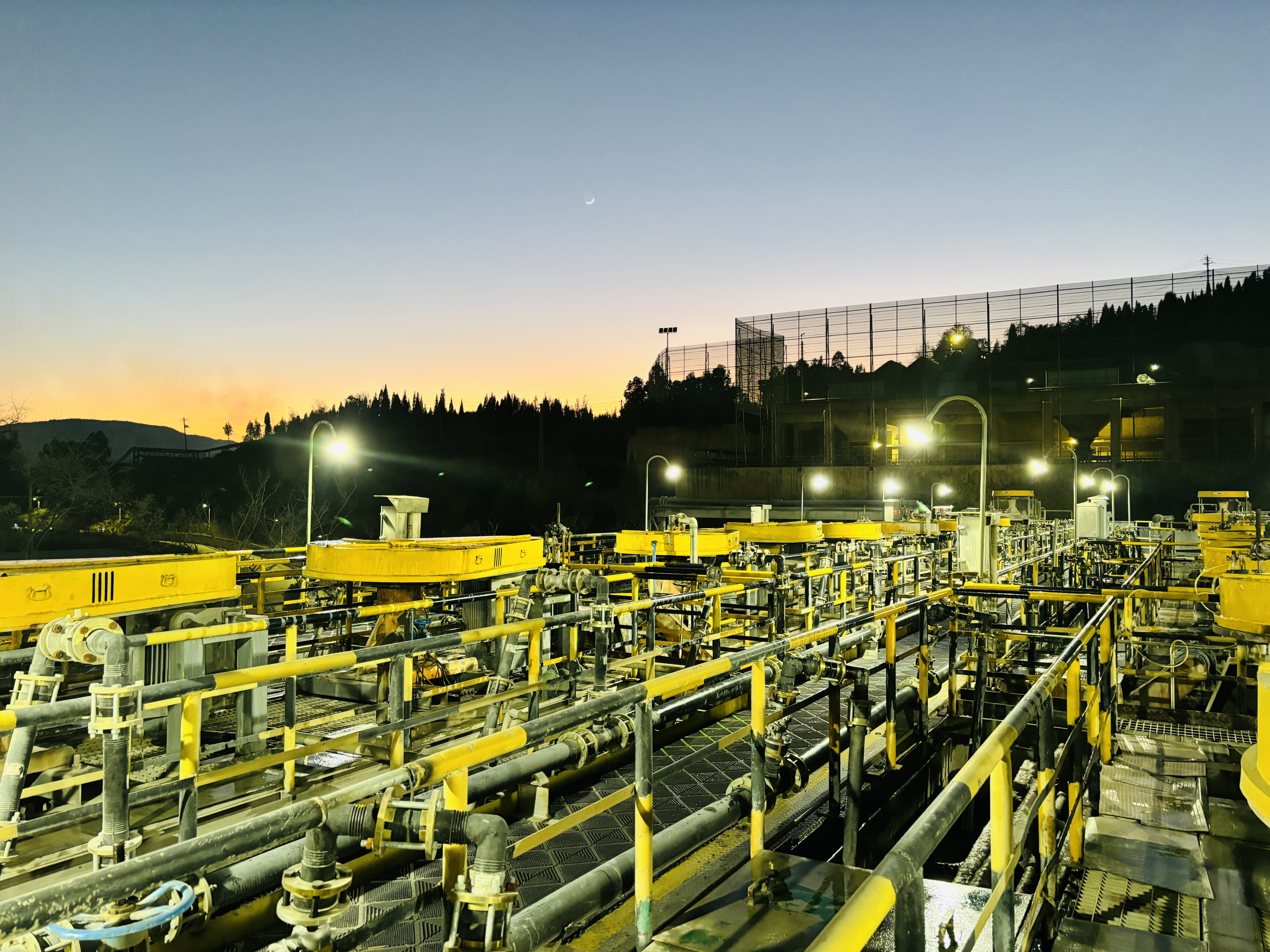 1.jpg 27c4280a6fc044f0a08c96f6f0633eb1.jpg