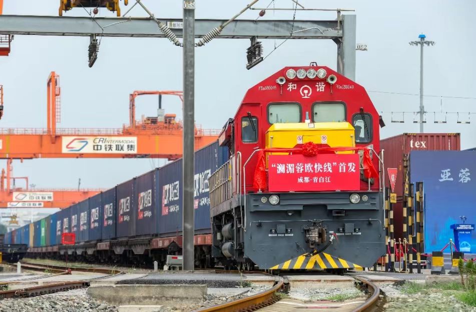 2.提速20天-“澜湄蓉欧快线”首发.jpg 4a7c7a6b79eb4e5aaf14e019bbb37f64.jpg