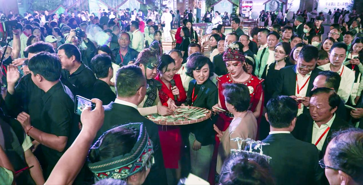 图片2.png b76b6d61cb2b49e8b1e87a1baf984613.png