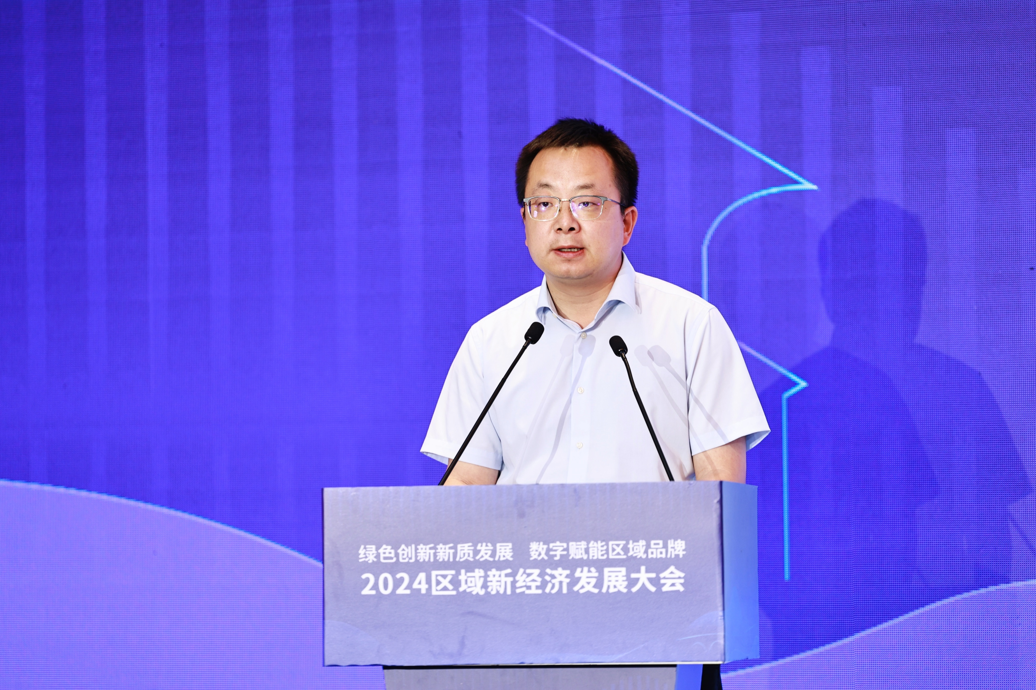 1.jpg b9690ec34ae64c2fbbe33522a2aff000.jpg