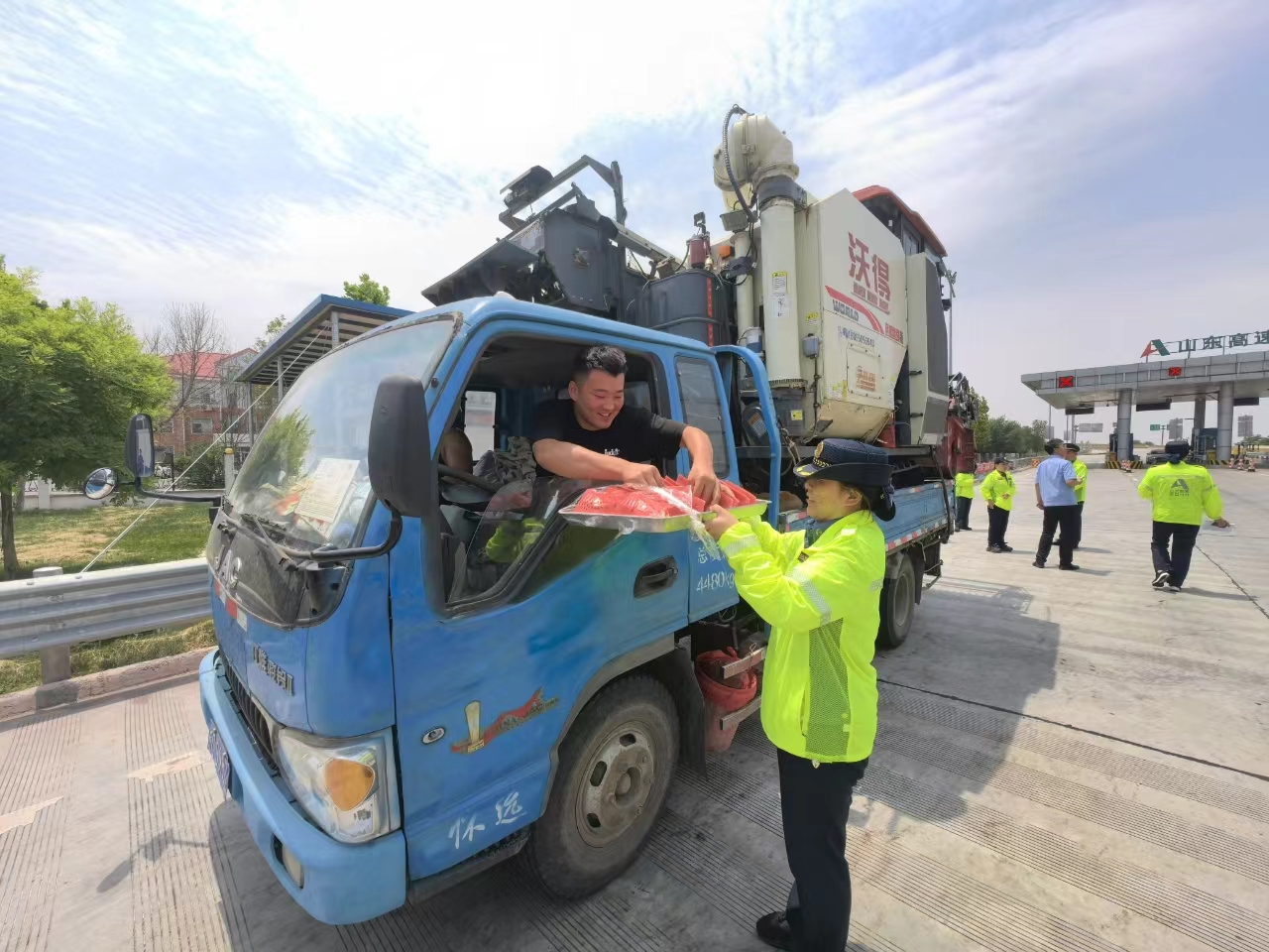 b4b98544c00ed26bda088276d20e9cc.jpg 98dc8f5bdf9c4777829c74c3ddb5d9c5.jpeg