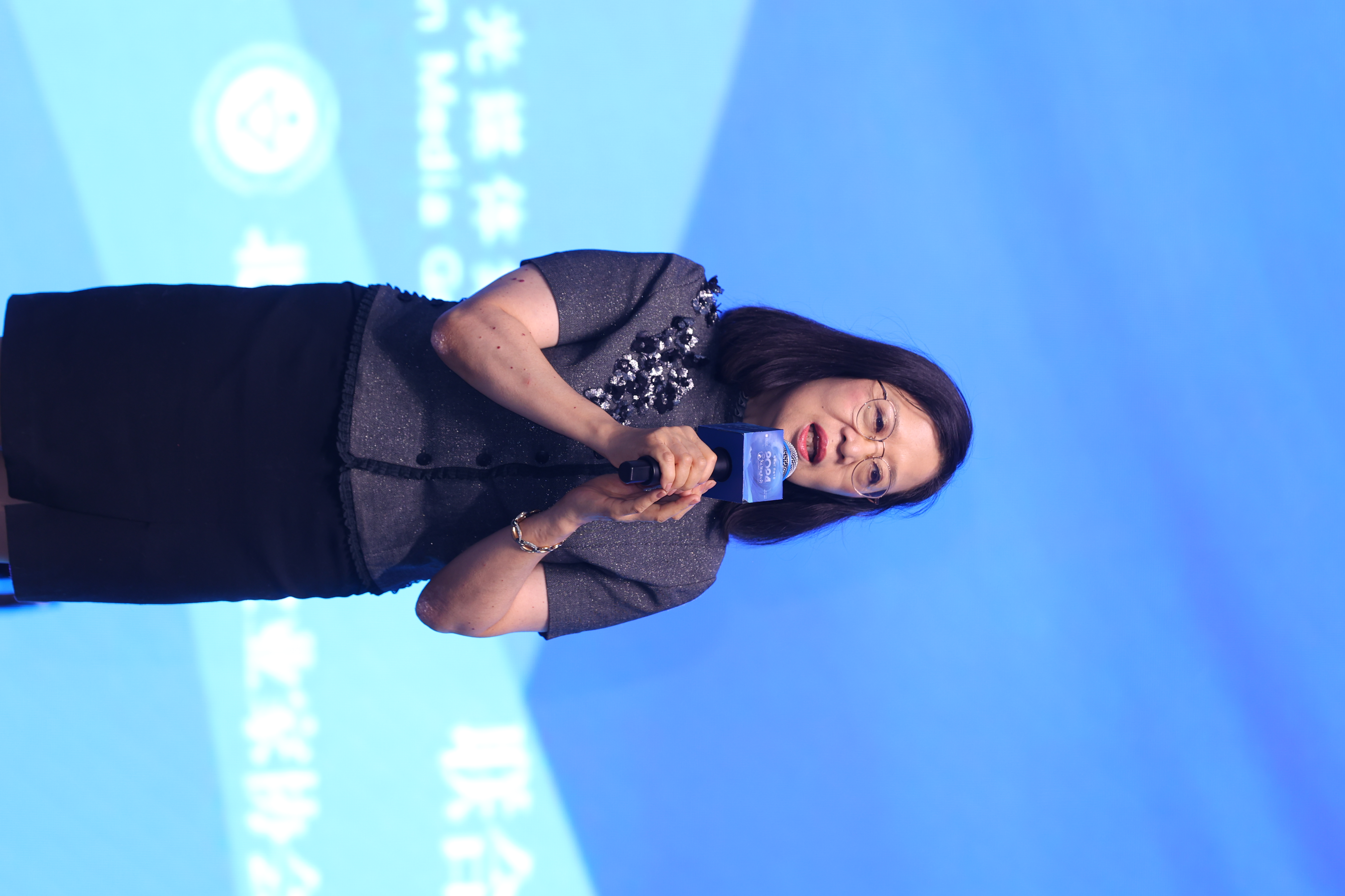 张小媛.JPG fe2c0c3f321845878e47c6ae35dd1fd7.jpeg