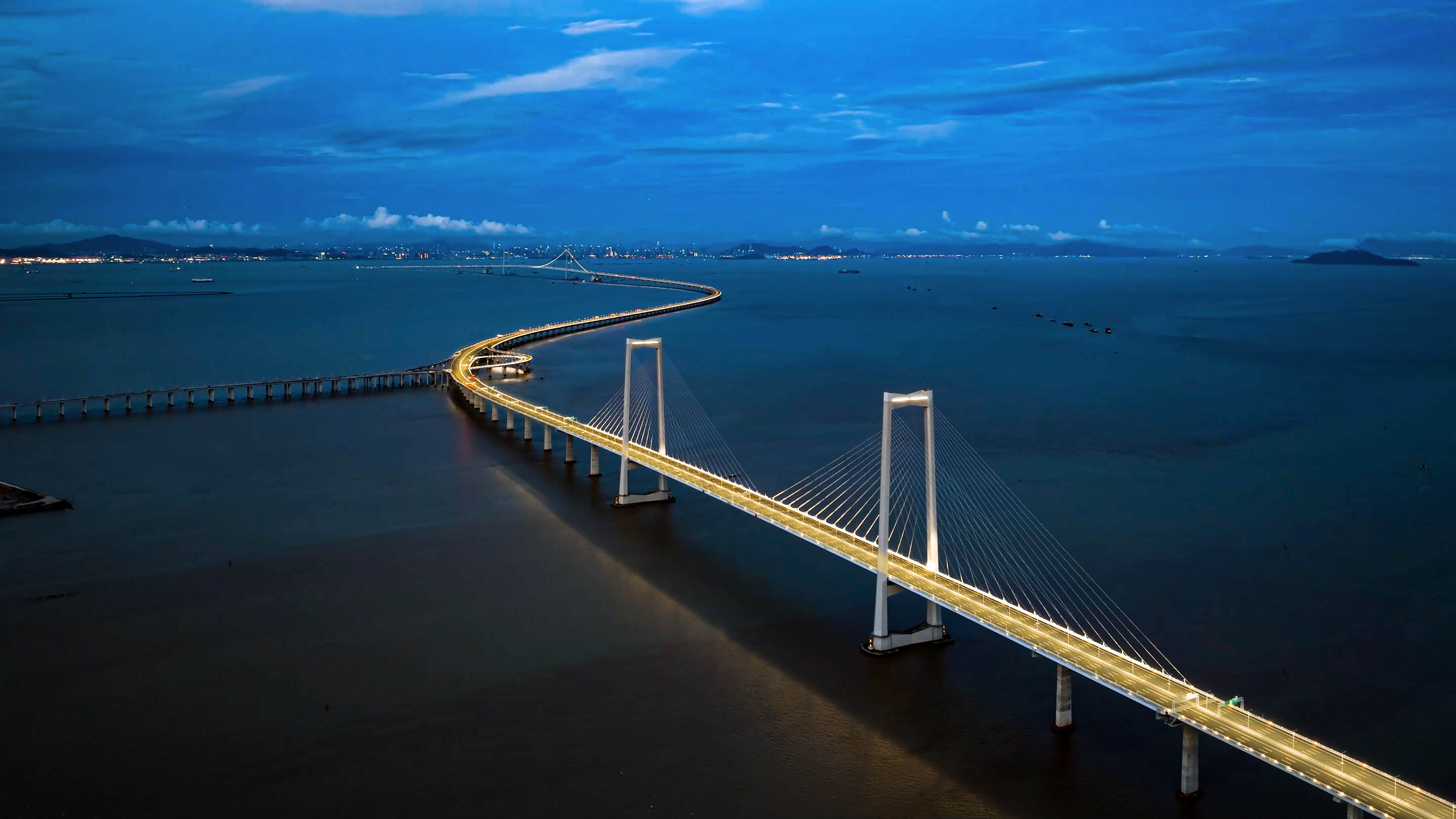 3佛山照明以绿色智慧之光照亮深中通道.jpg 0cd6bcdc41594ed194199b7b56d0dce6.jpeg