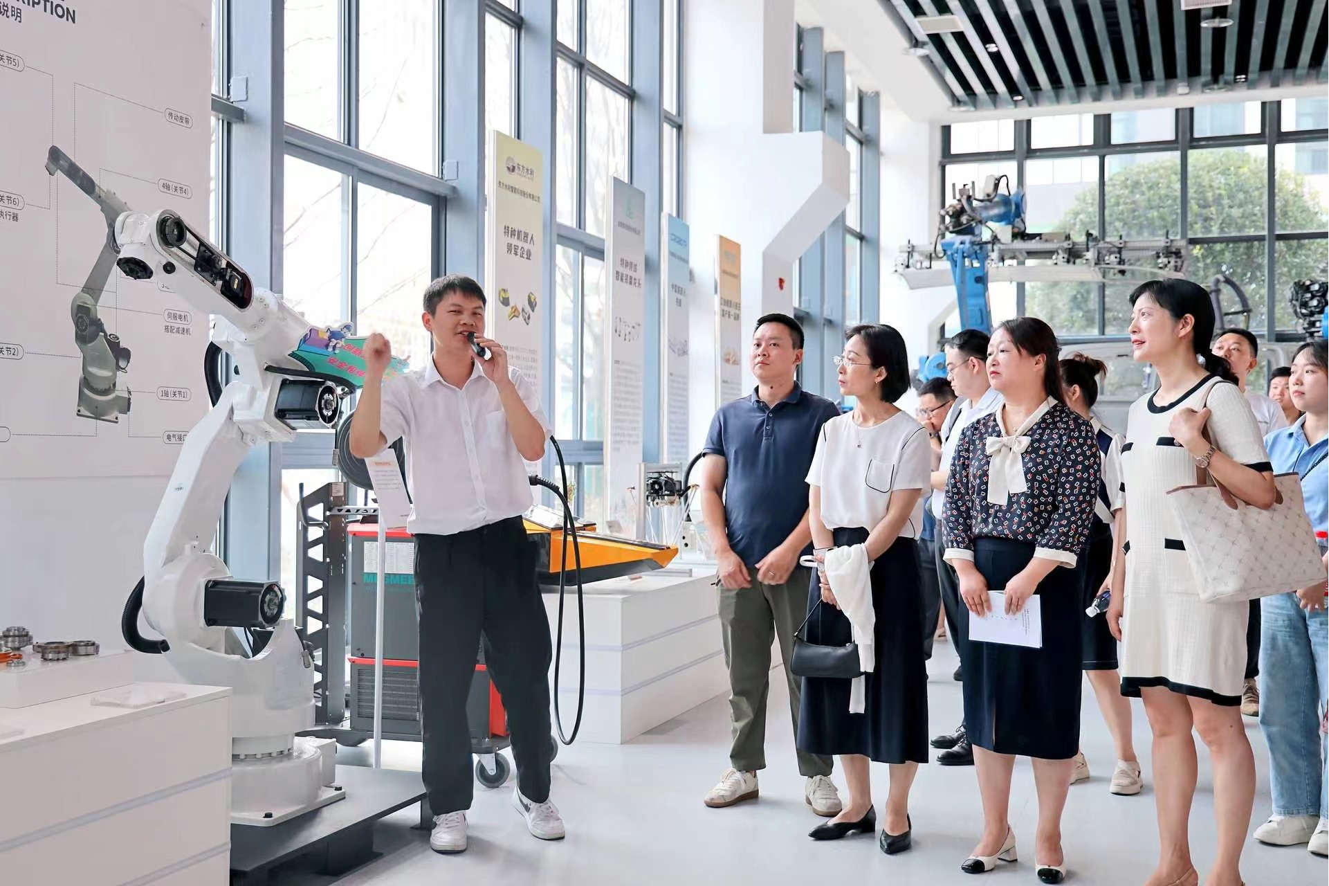 图片1.png e4d0292e600f4f8cb1cc29562b1b2de1.png