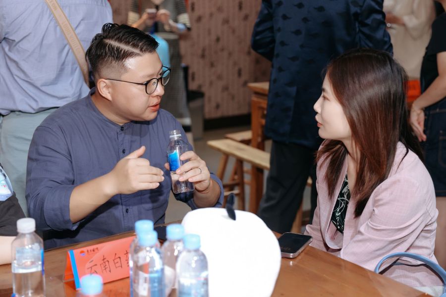 2.jpg 4648ce69afa2462299916846be1b2997.jpeg