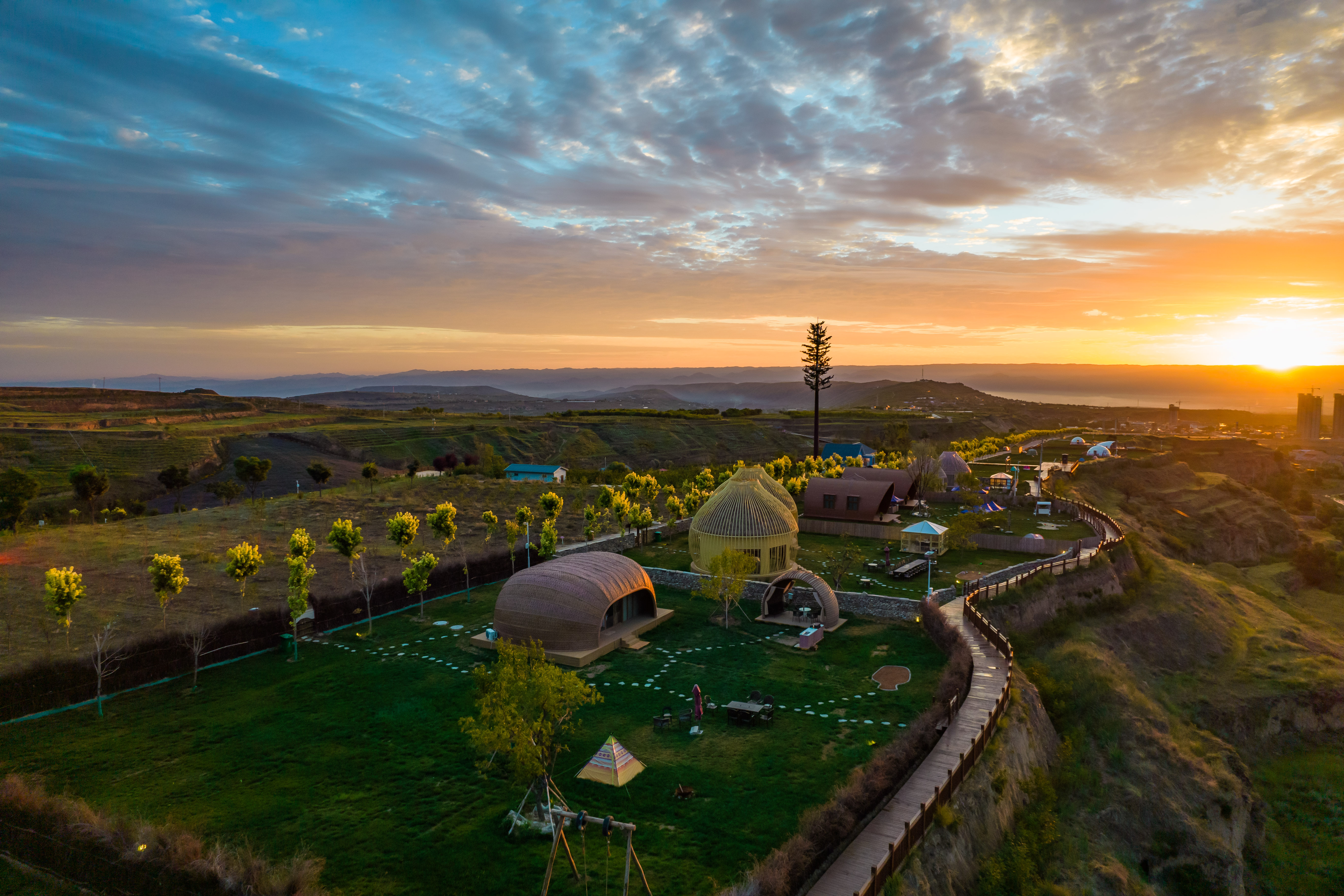 榆中县栖云小镇.jpg 19899c6ecb7c4527aed66c1c379a9b6b.jpeg