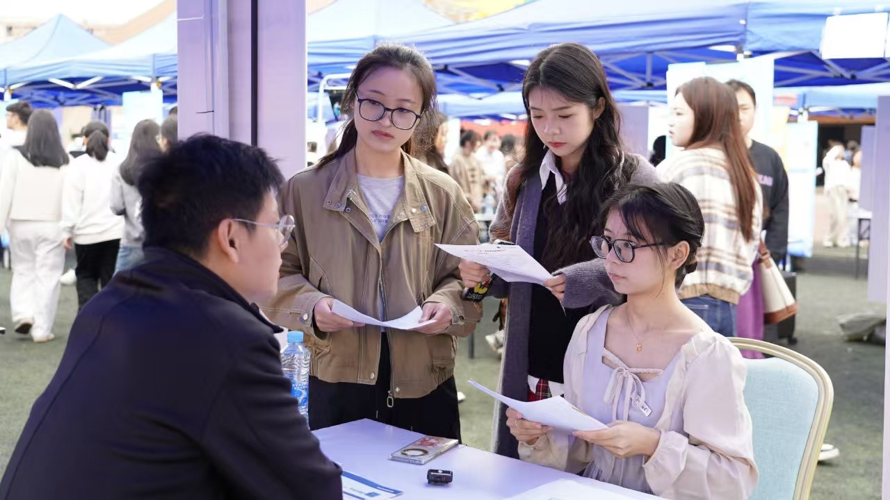 043f21dfc5fa4583a63b5b0bea420bd7.png 043f21dfc5fa4583a63b5b0bea420bd7.png