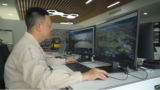 巡检效率提升4倍!重庆首辆新一代“一车四机”移动作业车投用1031.png 巡检效率提升4倍!重庆首辆新一代“一车四机”移动作业车投用1031.png