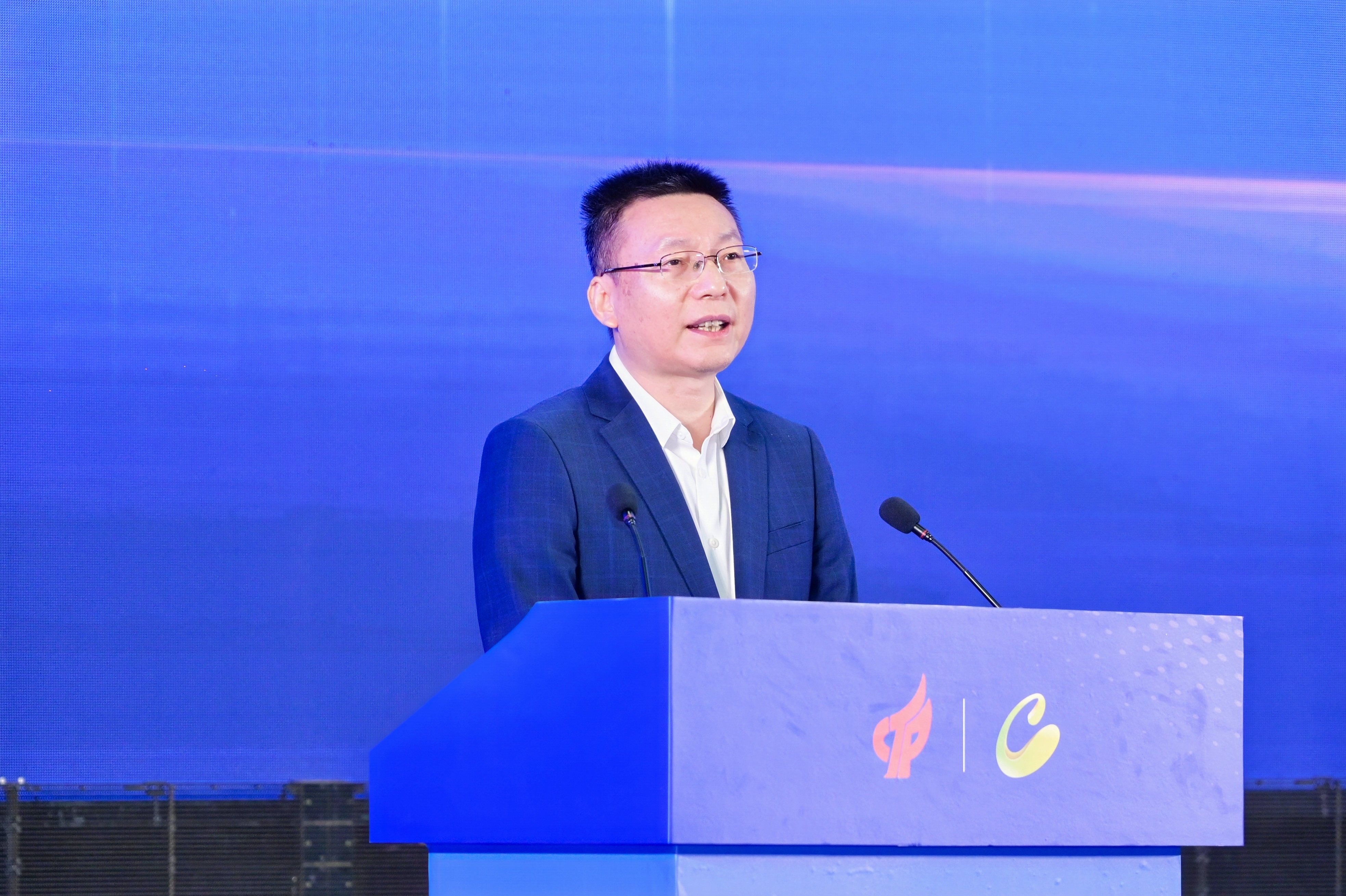 YOY_3074-opq3280023337.jpg YOY_3074-opq3280023337.jpg