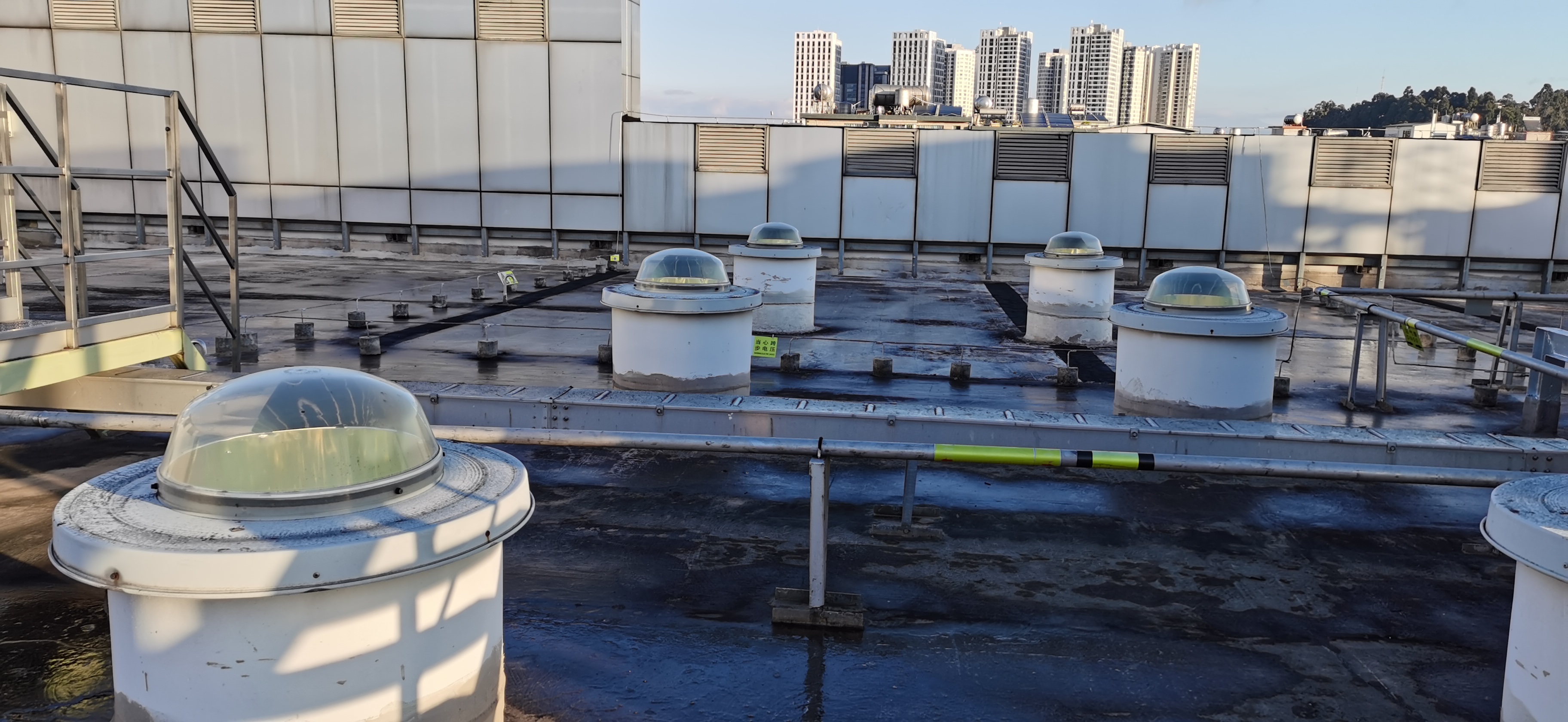 大理卷烟厂光导照明室外设备.jpg 大理卷烟厂光导照明室外设备.jpg