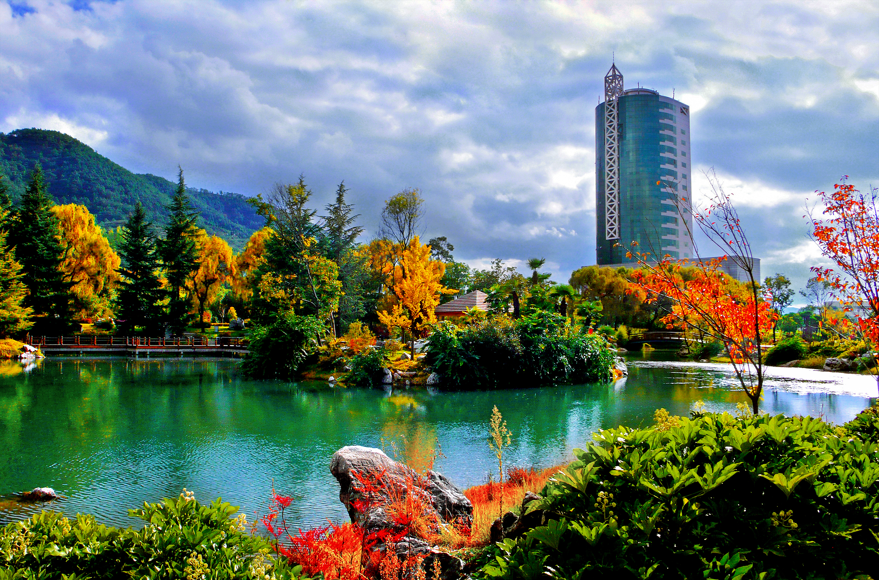 昭通卷烟厂绿化景观.jpg 昭通卷烟厂绿化景观.jpg