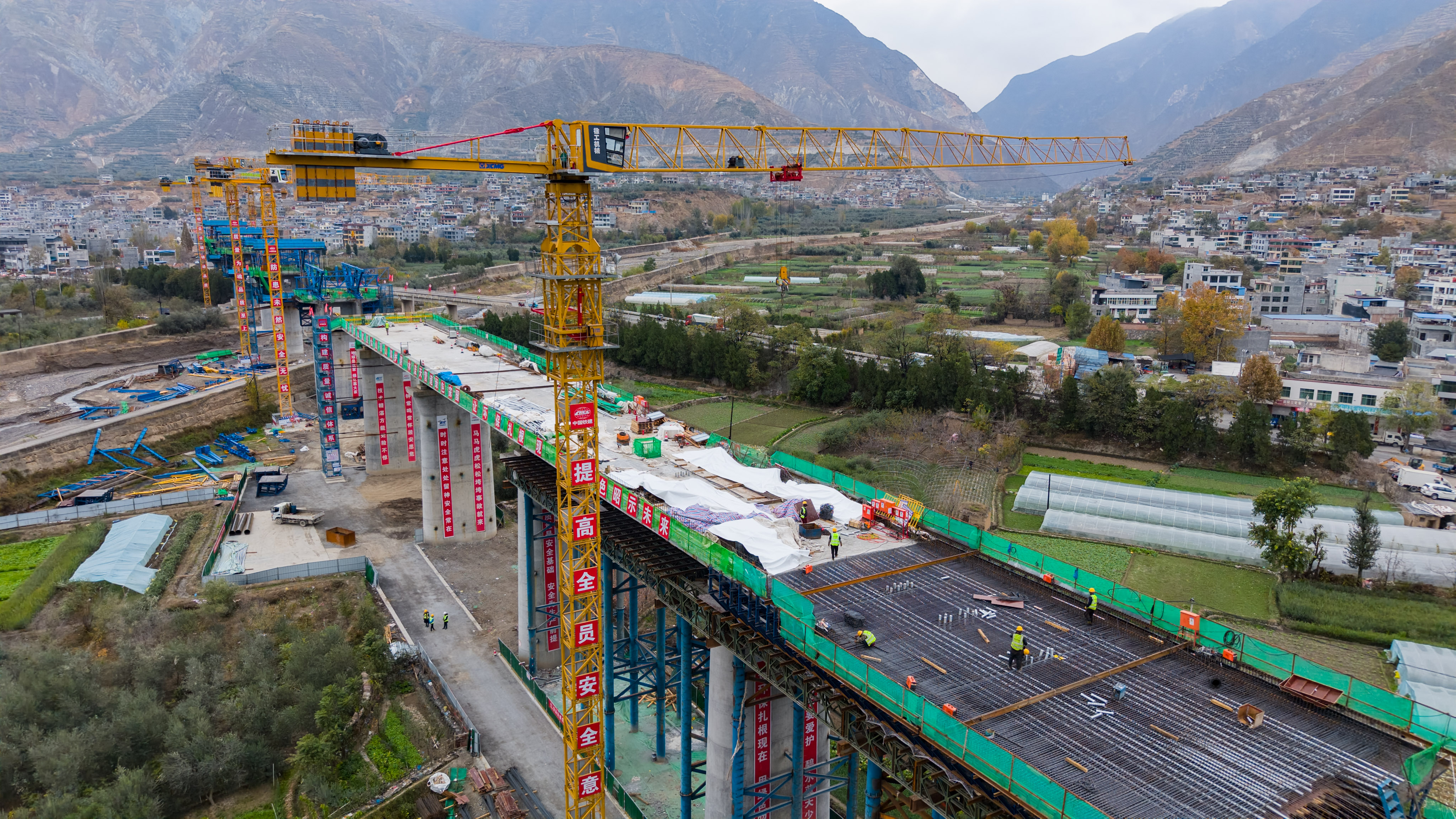 4.jpg cf0d1653f6a44606800b2f43153dde60.jpeg