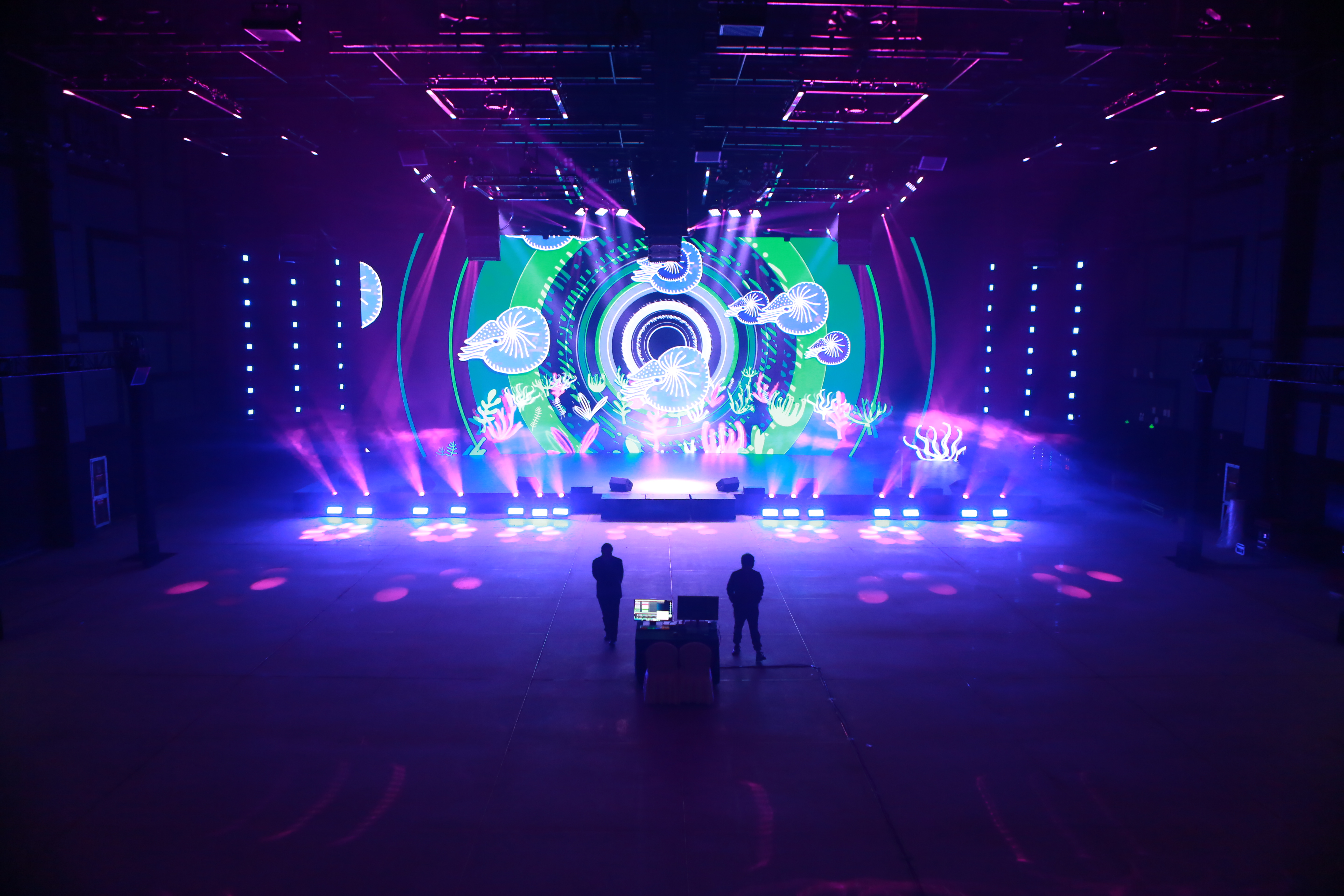 Livehouse1.jpg 2878382013f5407f992175a75fe3332a.jpeg