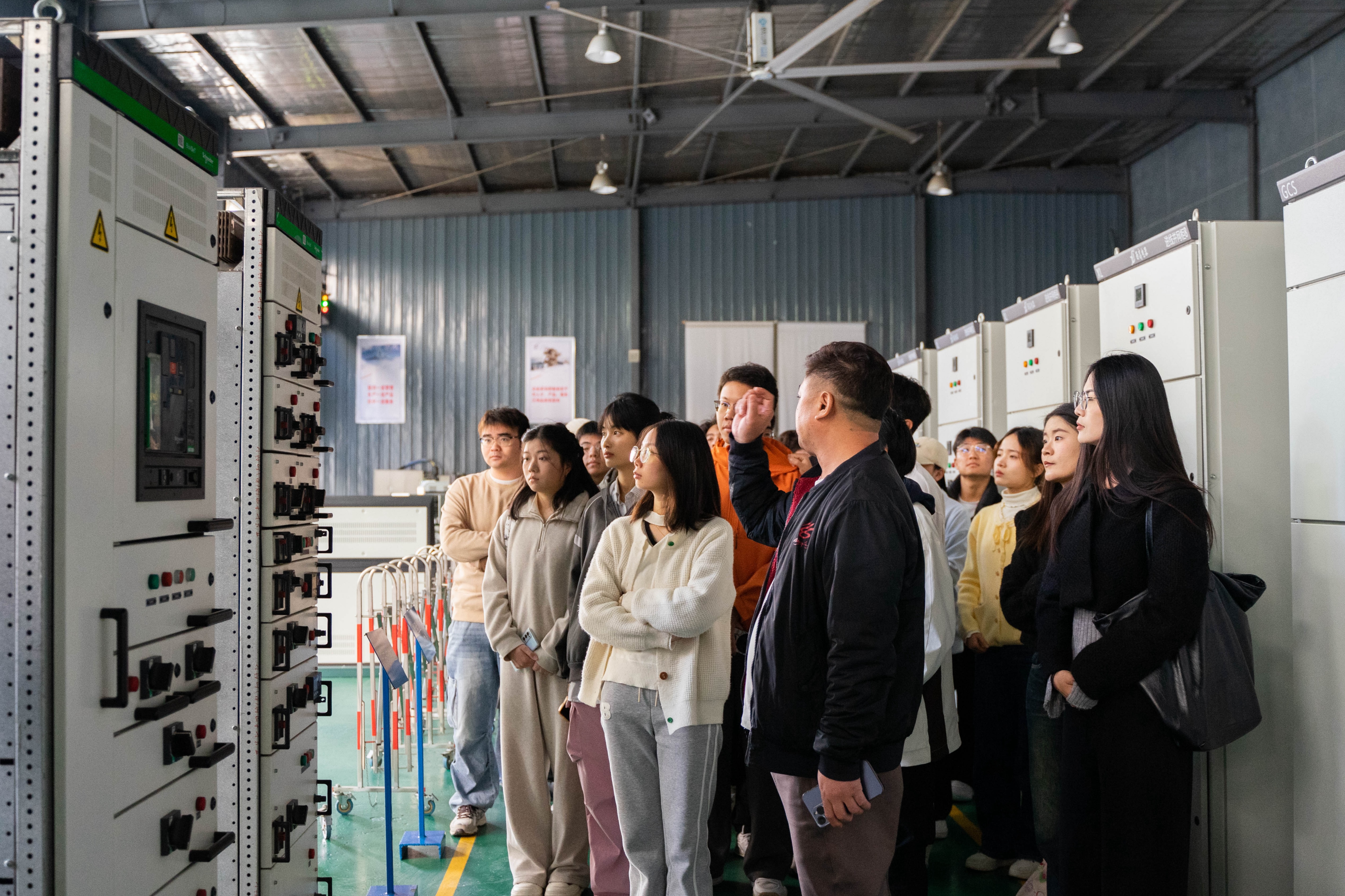 1.jpg 096ee94add5b493583f91db0edd0fe4b.jpeg