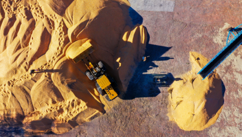 11 内蒙古通辽玉米迎丰收。新华社记者 连振 摄.png