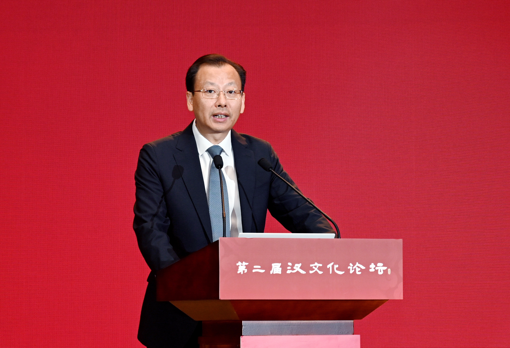 DSC_4441演讲人：李凤亮.JPG