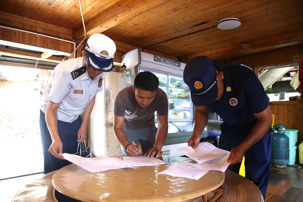 33f893aac9844ee4b1fa8f616412bc57